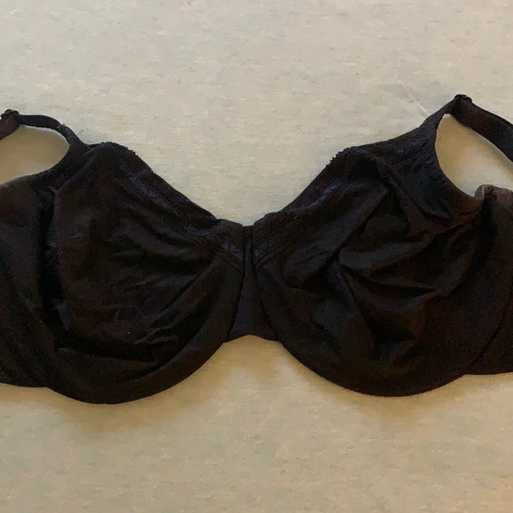Black Wacoal bra with blue pattern 💙🖤